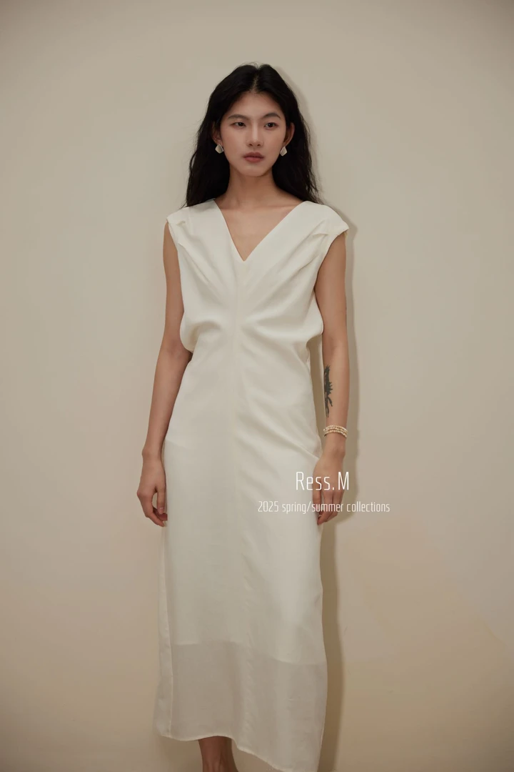 Ress.M极简收腰V领显瘦连衣裙 05032（福福）