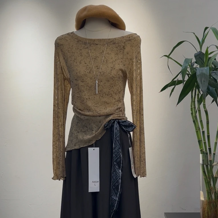 长袖设计师修身型斜领印花不规则气质圆领碎花T恤