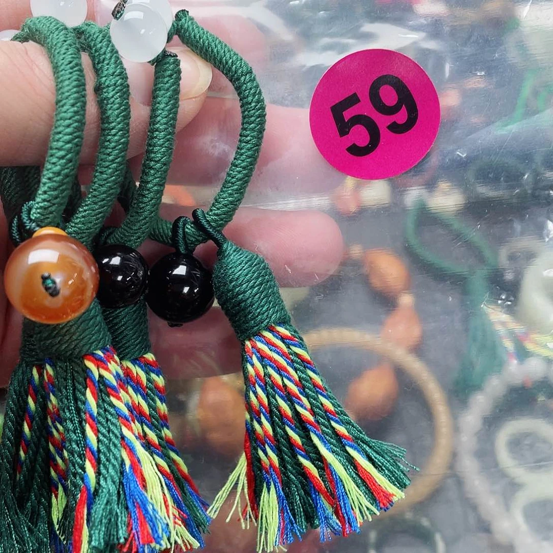 颈饰未镶嵌和田玉妞*