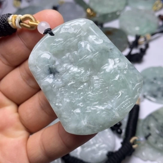 翡翠未镶嵌颈饰翡翠