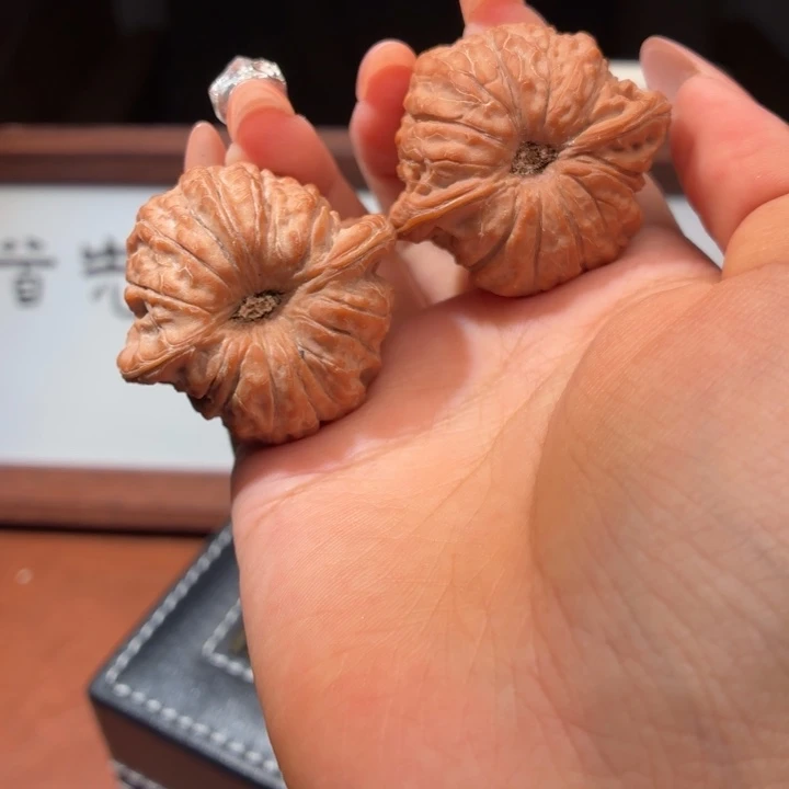 从***来吊坠文玩核桃38 孤品凹底血麒麟