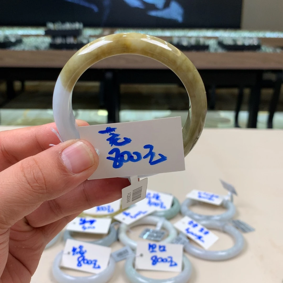 荒***野未镶嵌手镯翡翠111111