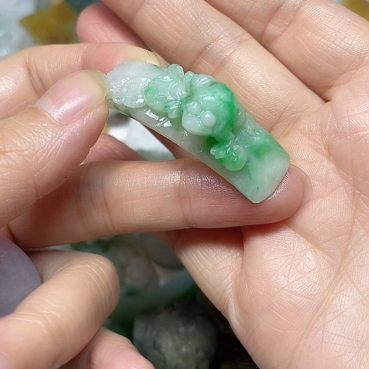 定制翡翠未镶嵌蔚*翡翠