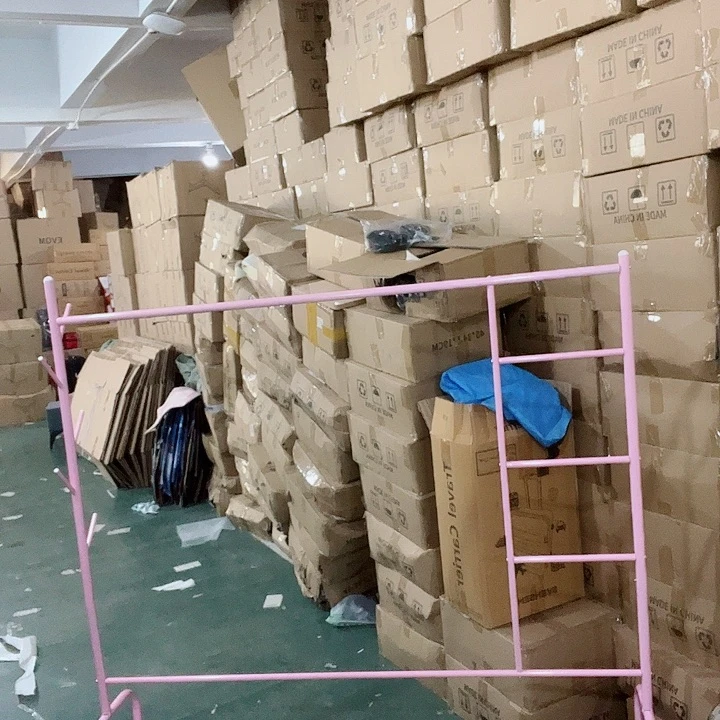 粉色衣架150*153。  微瑕