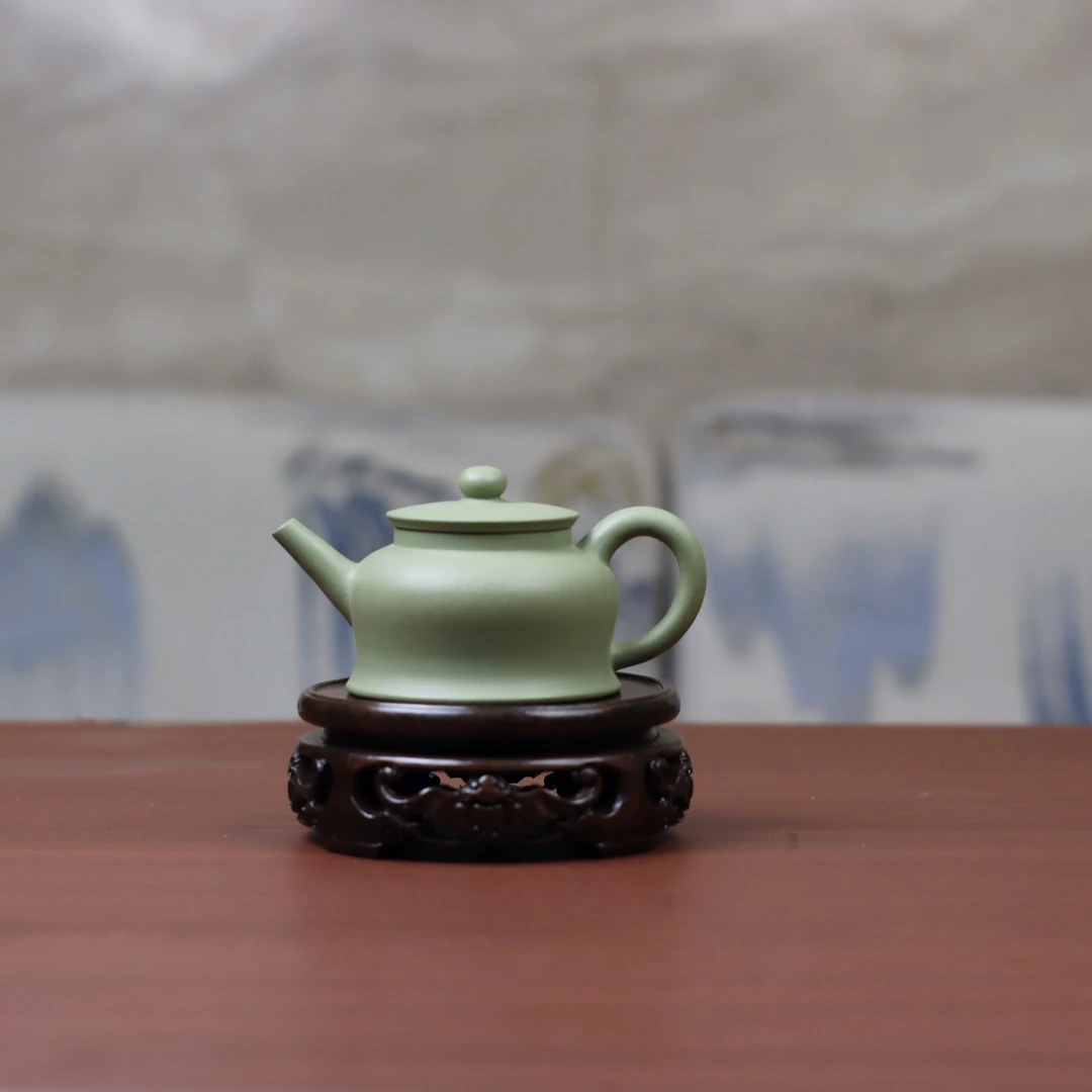 【旭壶山房底款】苹果绿圣手壶-容量150cc左右。