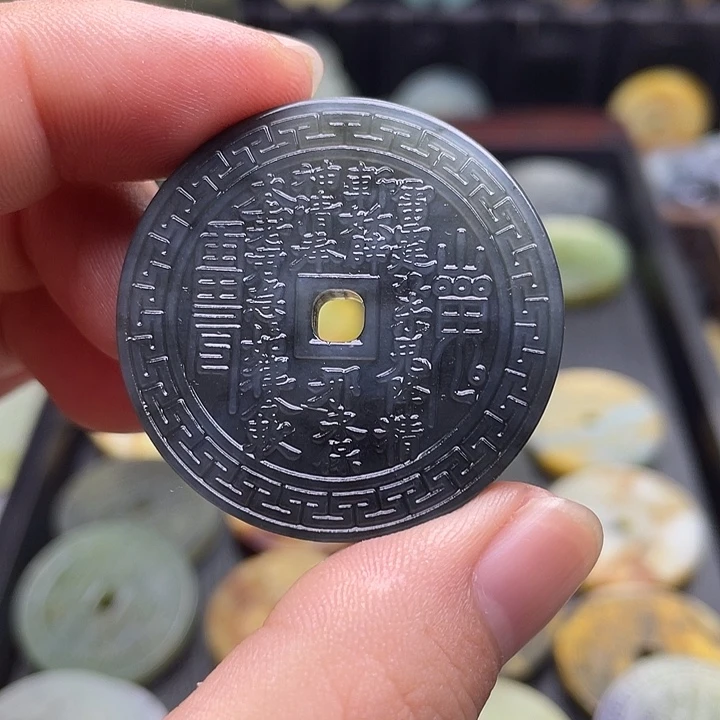 蛇纹石玉挂件合金