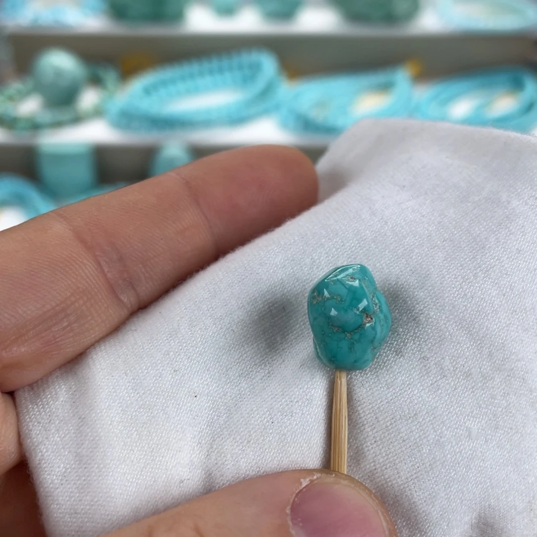 绿松石未镶嵌颈饰