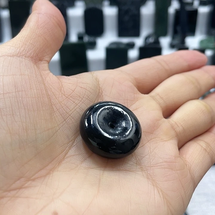 【闪购商品】颈饰未镶嵌和田玉（青玉）