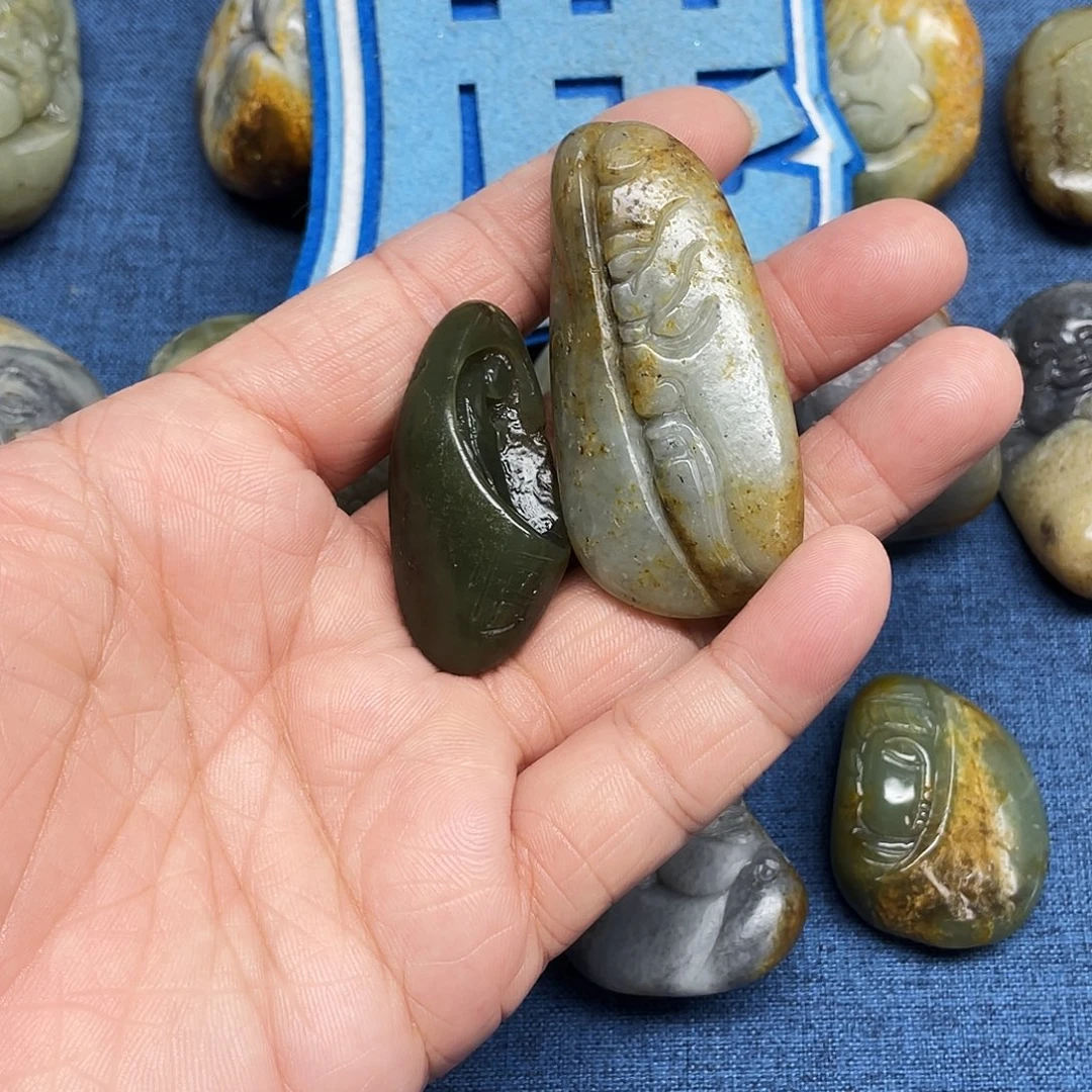 用***3和田玉未镶嵌颈饰