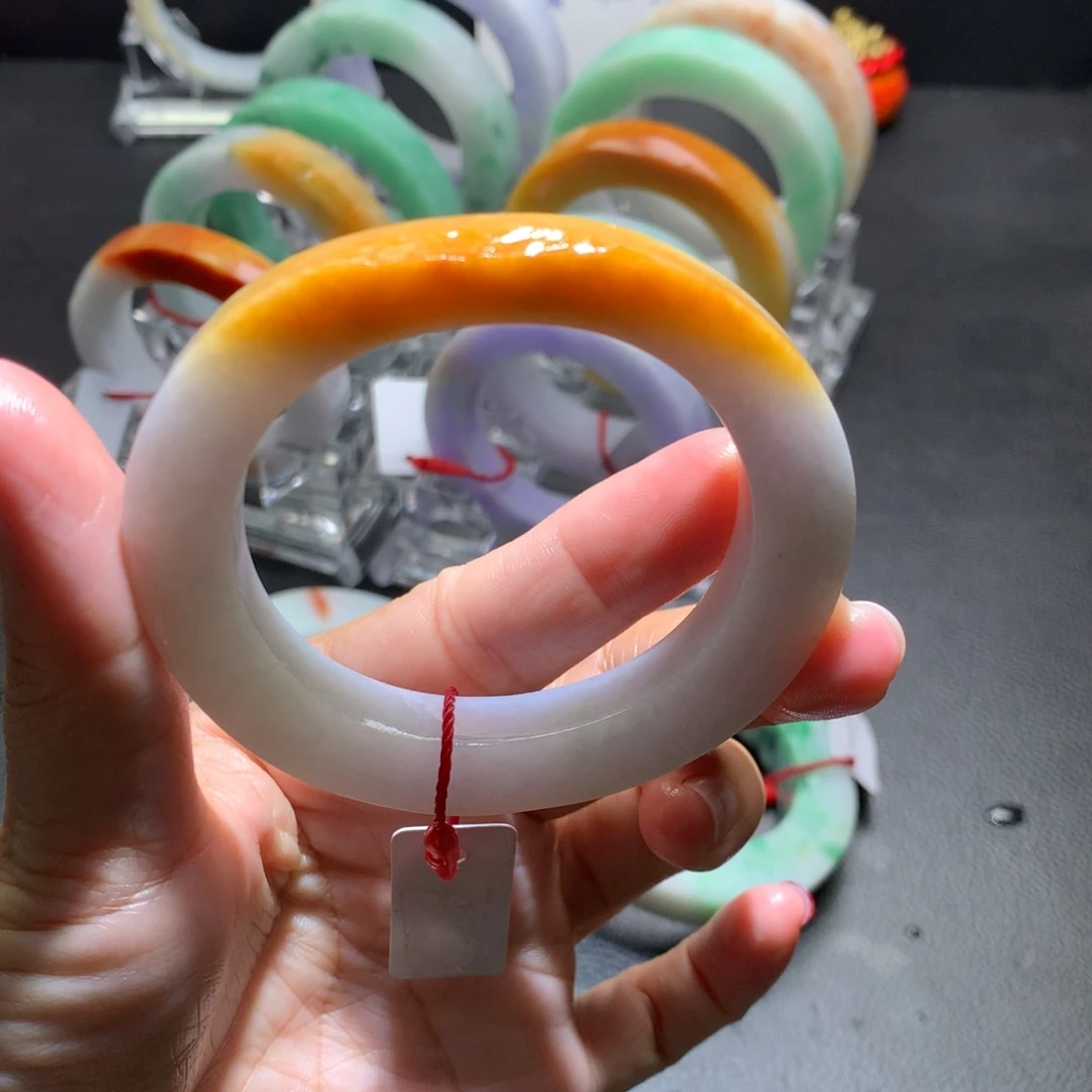 未镶嵌鸡油黄定制翡翠60贵妃