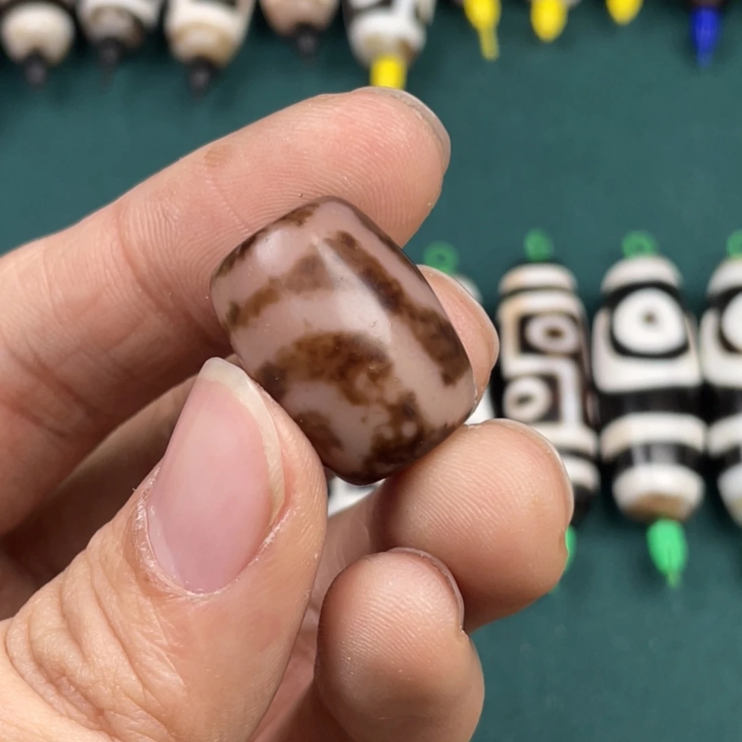 火****玛瑙/玉髓裸珠如意二曲贡