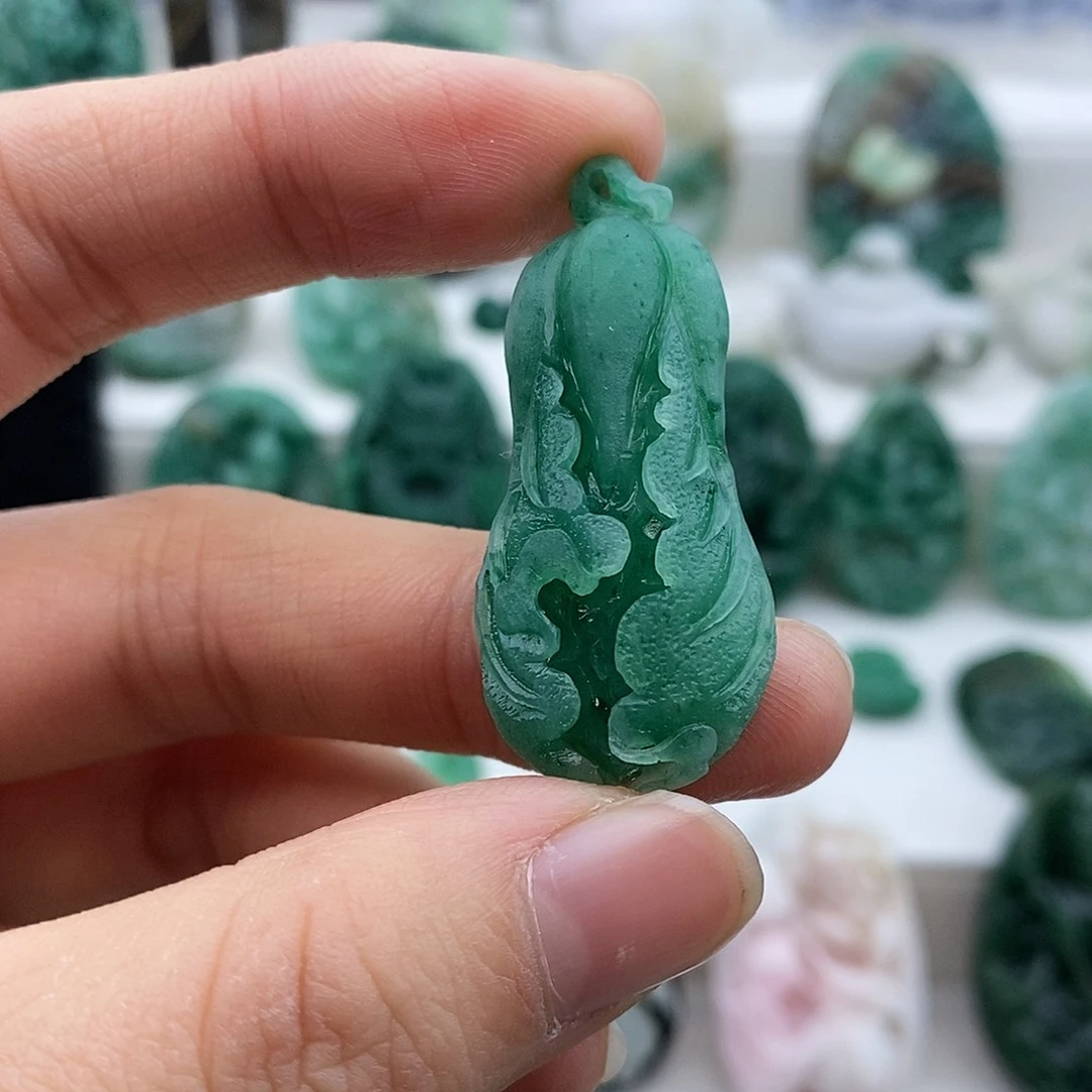 a***！独山玉未镶嵌颈饰