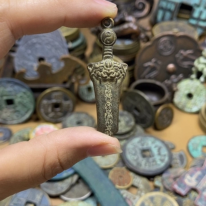 铜铁合金类工艺品