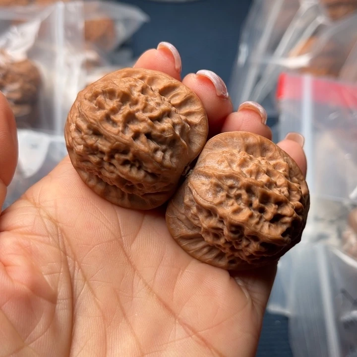 文玩核桃吊坠36瓷娃娃全