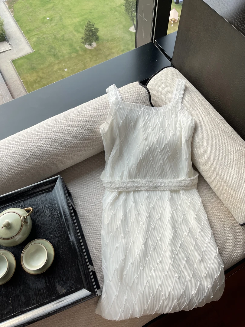 Gabby 吊带连衣裙QQHH017