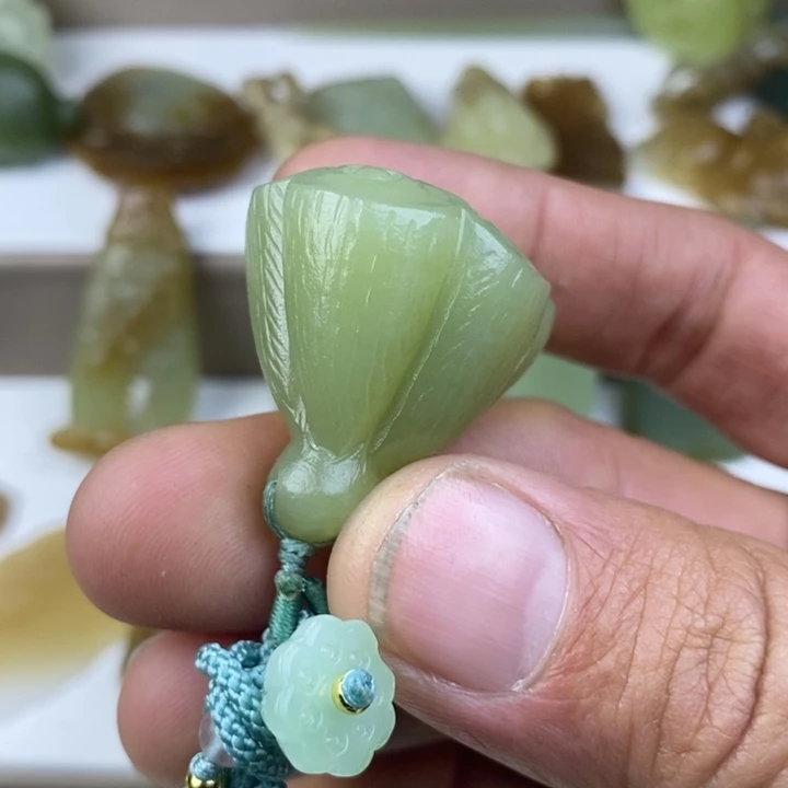 和田玉（黄玉）未镶嵌颈饰