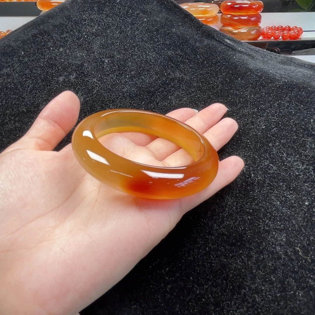 玛瑙/玉髓手镯未镶嵌琪*?