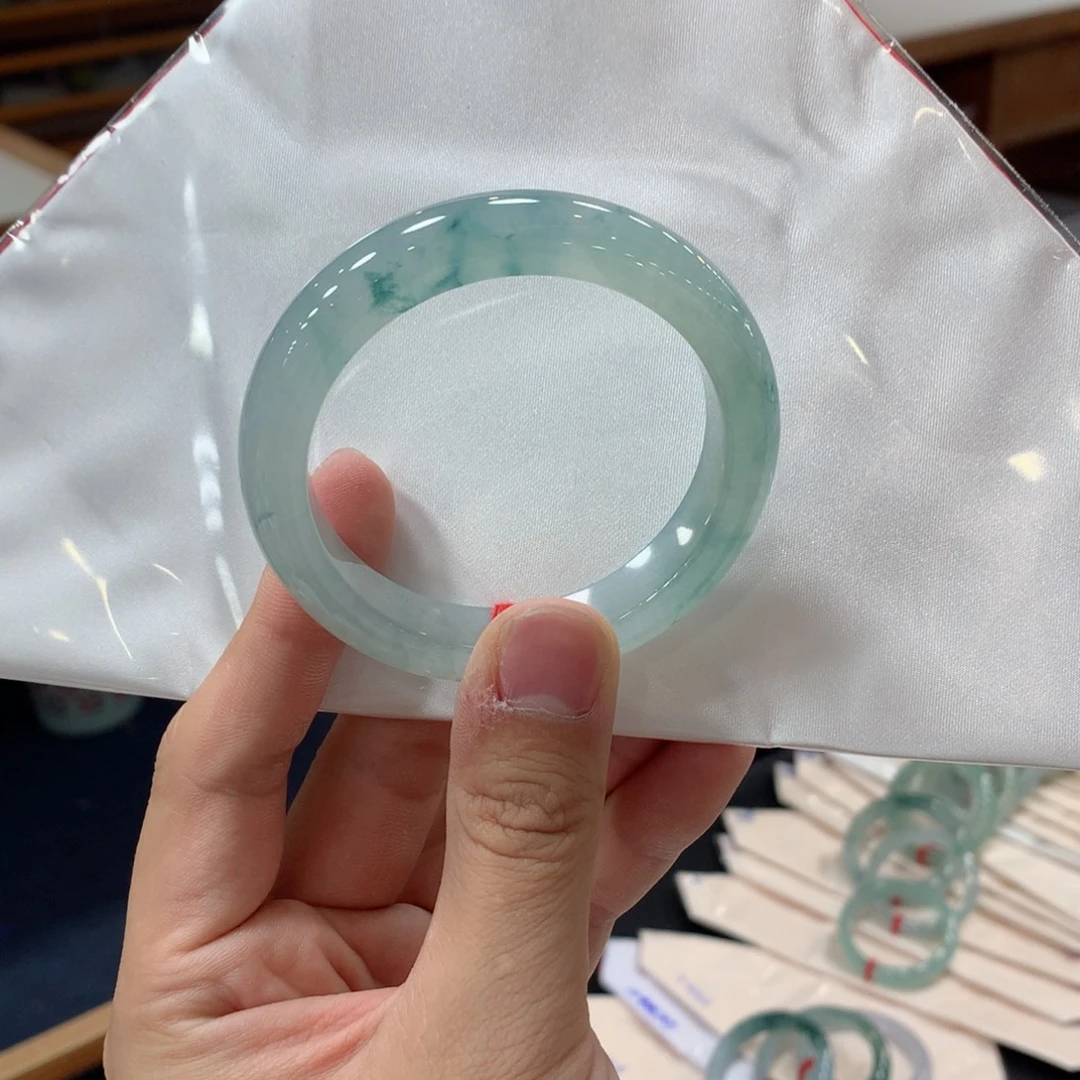 花***安翡翠未镶嵌手镯买断