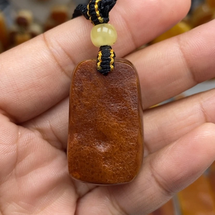 【闪购商品】琥珀颈饰未镶嵌