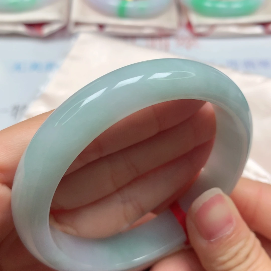 翡翠未镶嵌手镯细腻冰胶果绿底5960