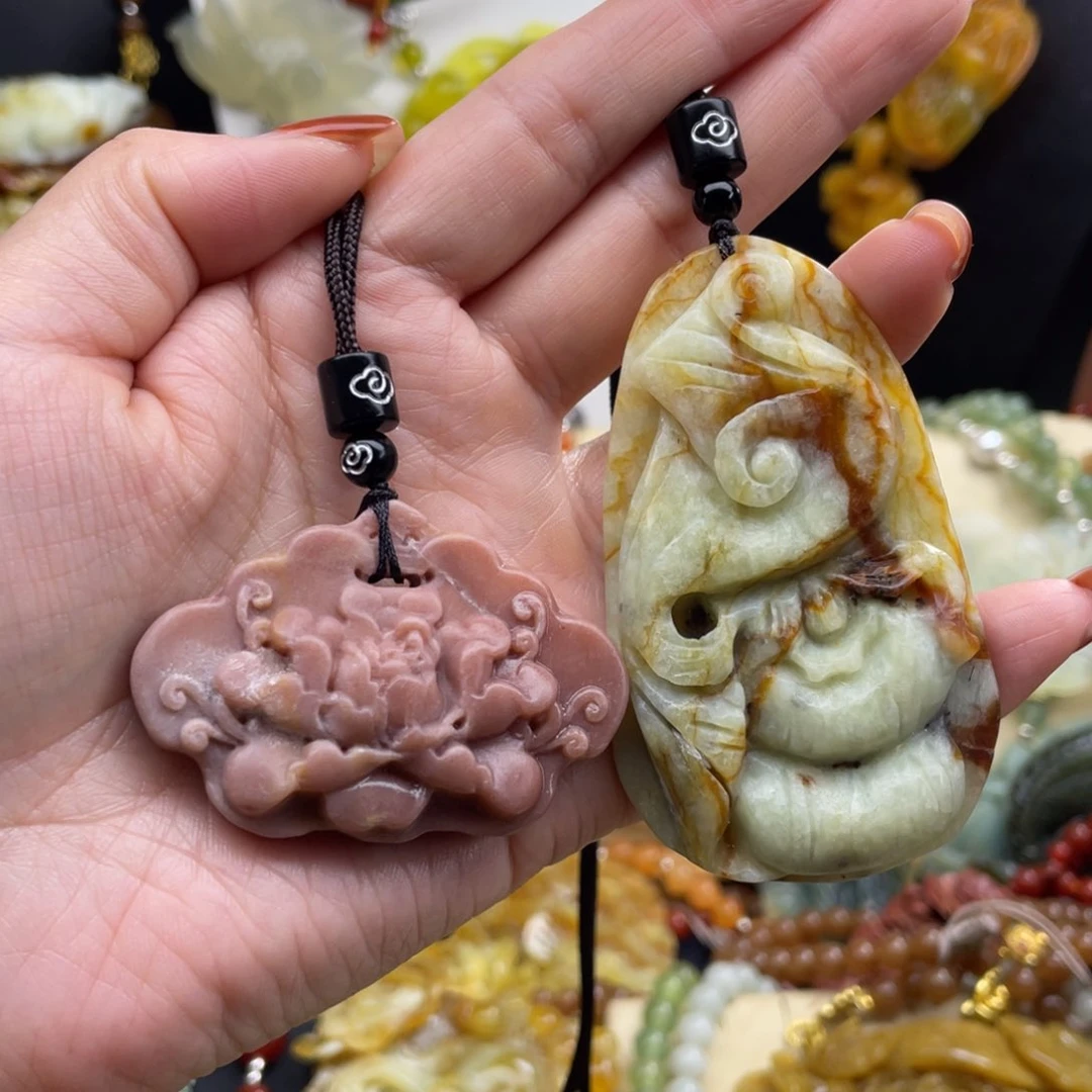 未镶嵌蛇纹石玉颈饰
