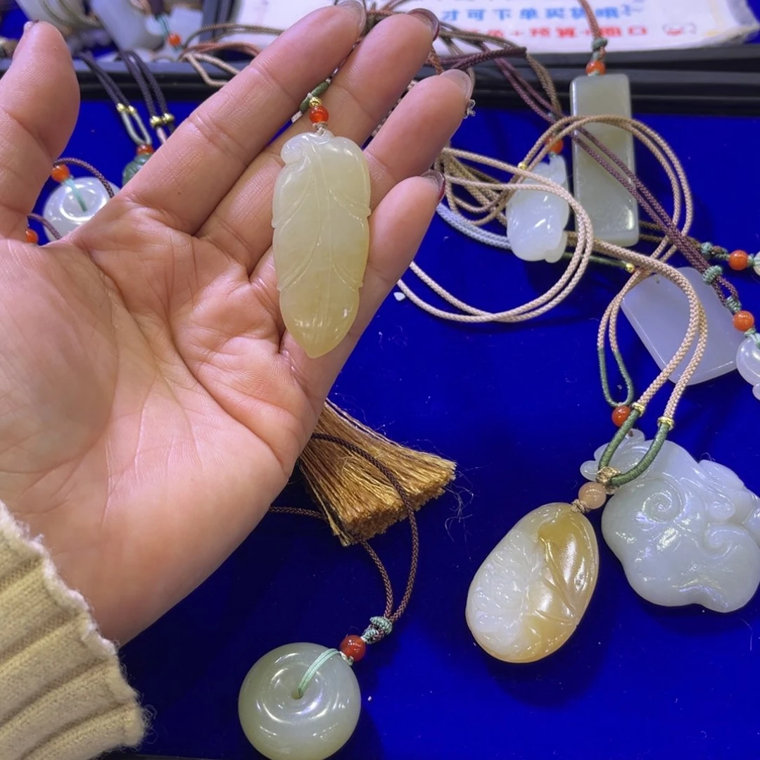 和田玉颈饰未镶嵌青