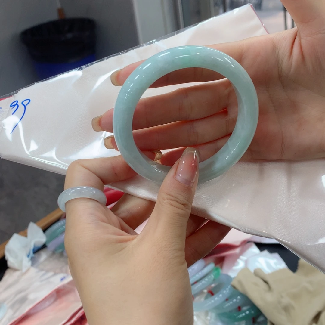 未镶嵌手镯翡翠买断