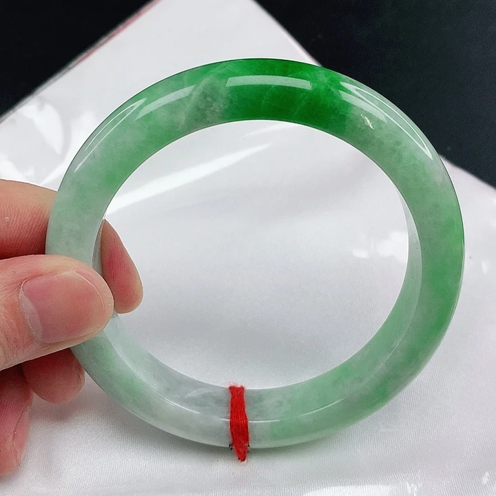 翡翠手镯未镶嵌圈63。0B05