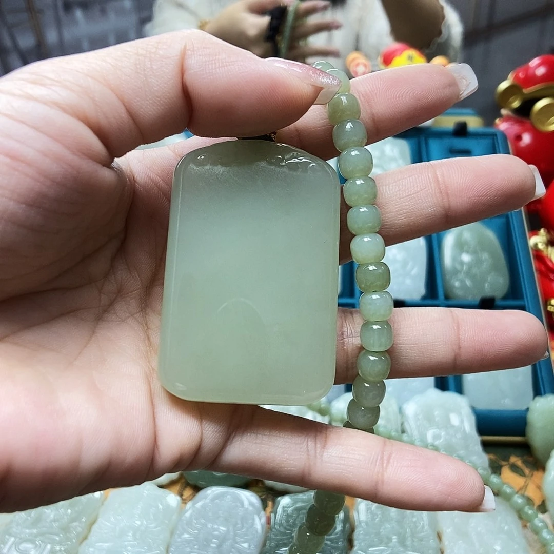 和田玉颈饰未镶嵌瞎*哇