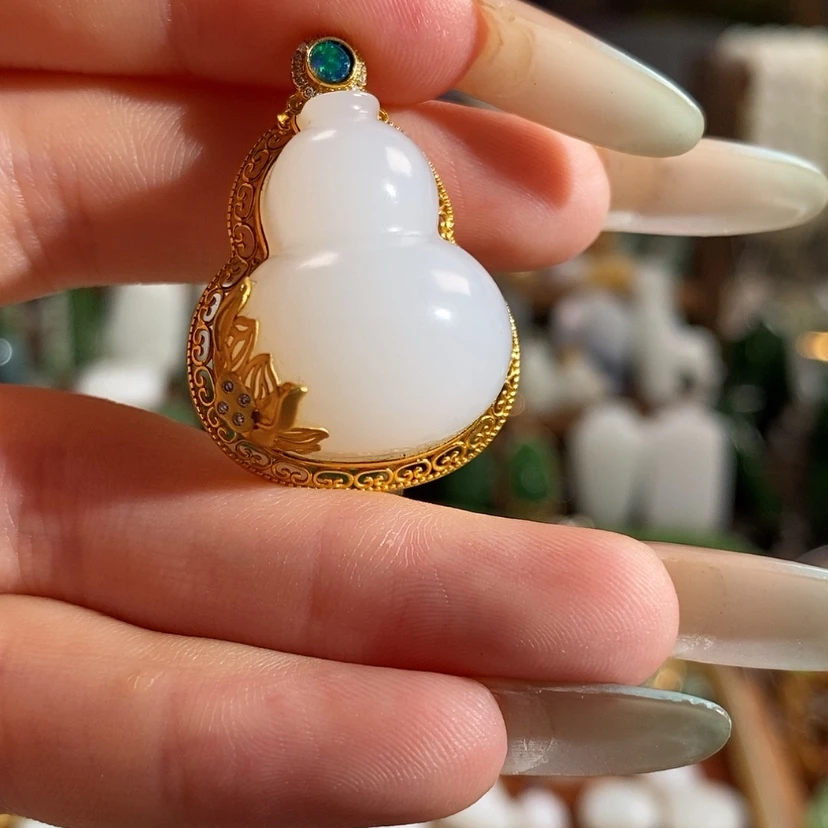 【闪购商品】和田玉18K金镶嵌吊坠(赠链)