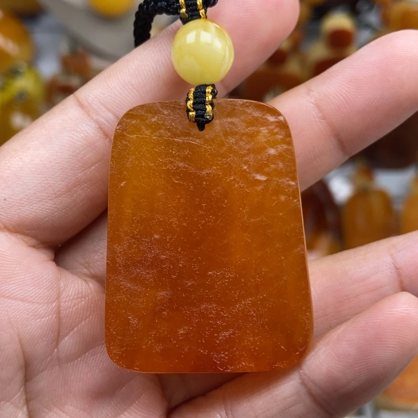 【闪购商品】琥珀颈饰未镶嵌