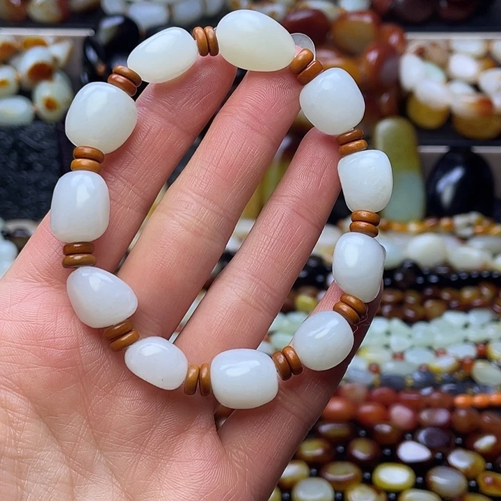 和田玉未镶嵌手串