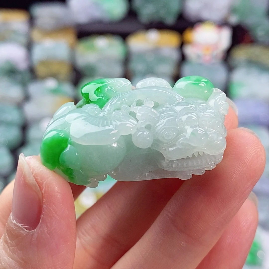 颈饰未镶嵌翡翠天然