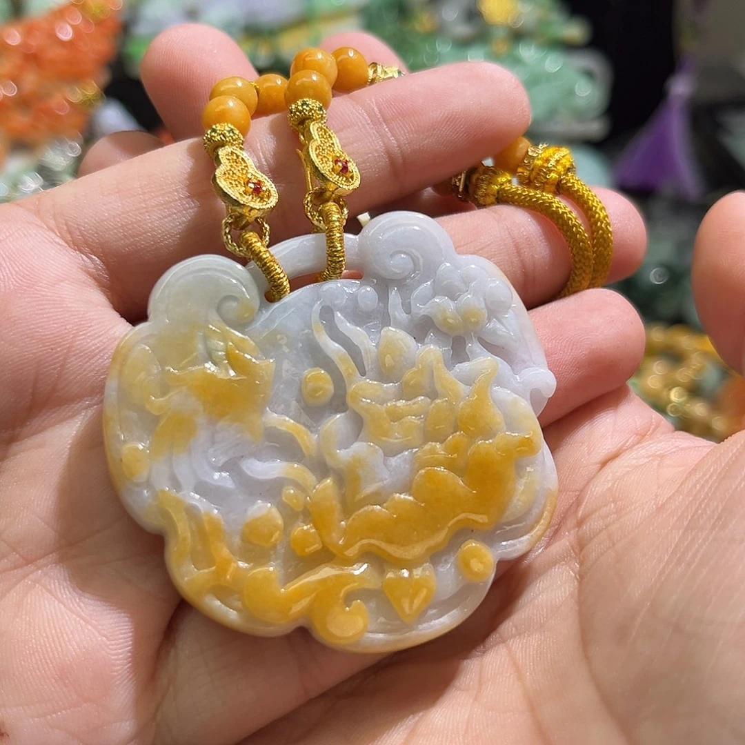 翡翠未镶嵌颈饰待编织