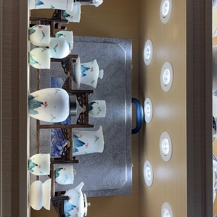 千里江山手绘茶具大套组。