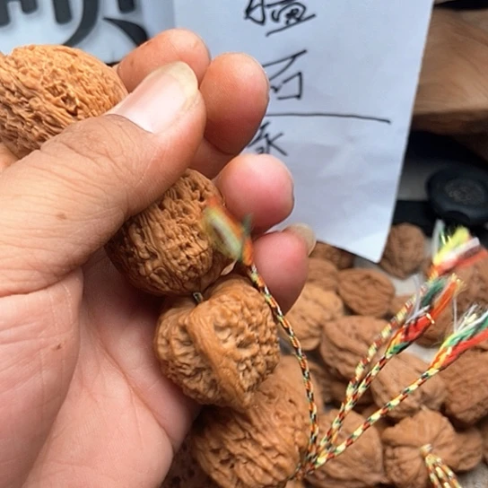鲨***鸟吊坠文玩核桃南疆