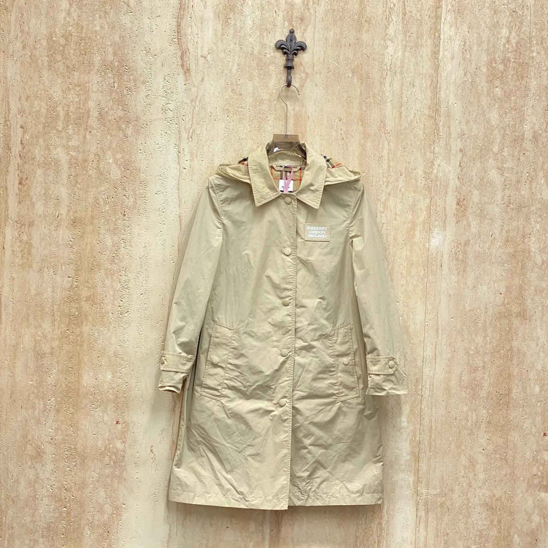 99新 BURBERRY/博柏利 卡其色格纹标语logo风衣/uk6码/99新/32003