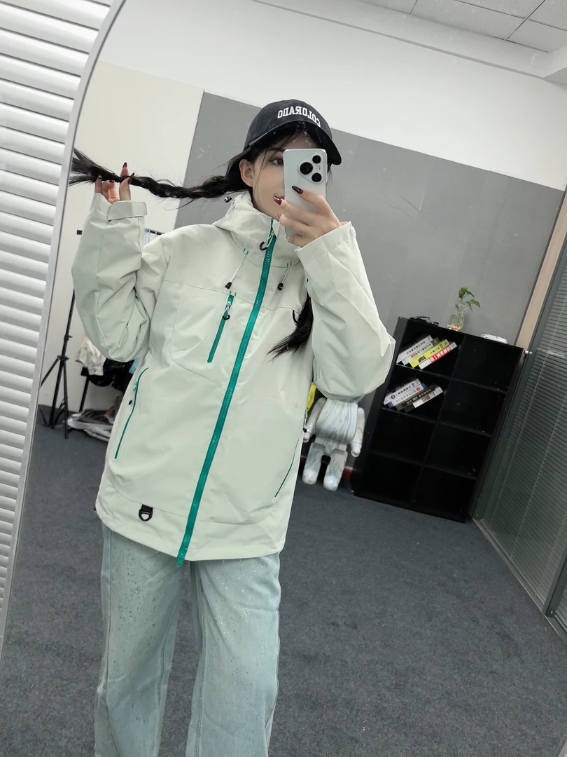 连帽夹克运动防风防水秋季情侣冲锋衣原色秋冬常规款男款时尚