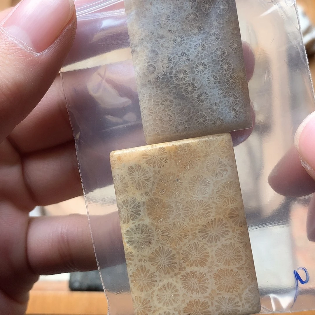 石英质玉颈饰未镶嵌蘑****吃