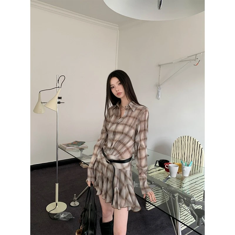 轻奢网红款 卡其色格纹翻领木耳边连衣裙小众衬衫百褶裙ins