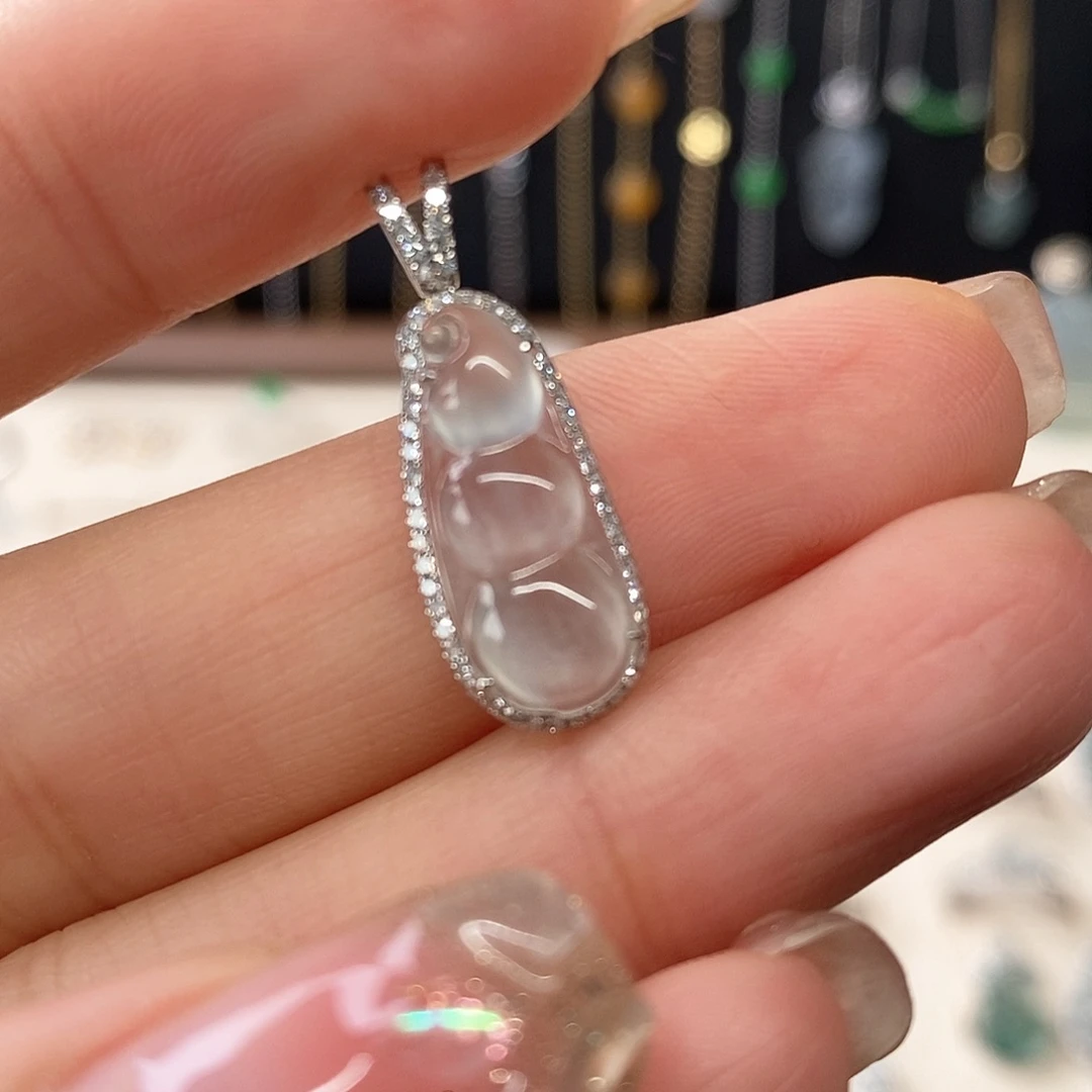 翡翠颈饰18K金镶嵌k****o18K白吊坠