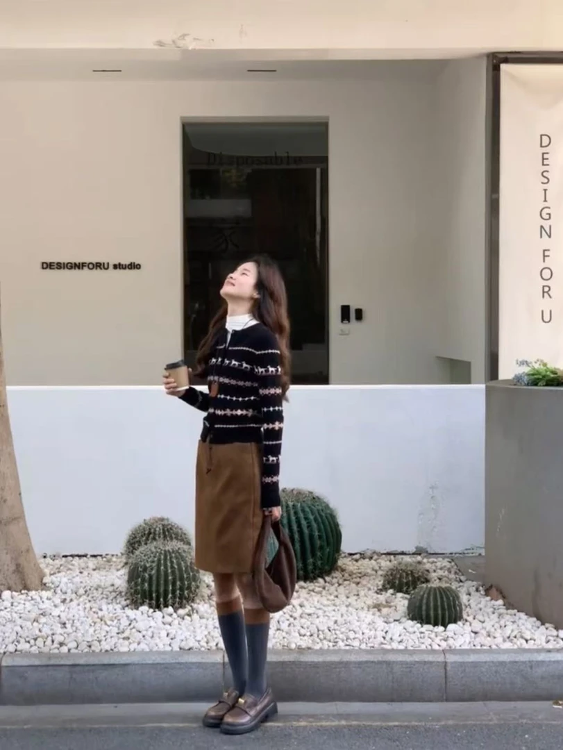 韩系高级感费尔岛小狗提花针织衫2026秋冬新款高腰半身裙两件套