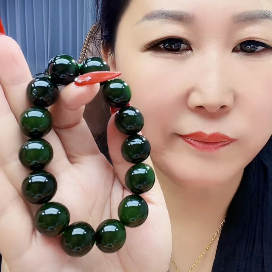 纯天然和田玉俄7碧老油绿16