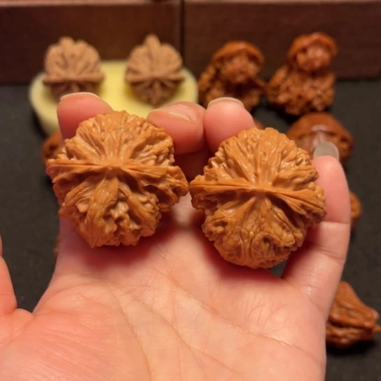 吊坠文玩核桃苹果园