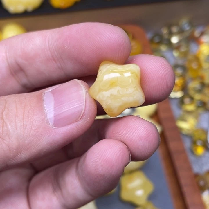P***6琥珀未镶嵌珠宝奇石