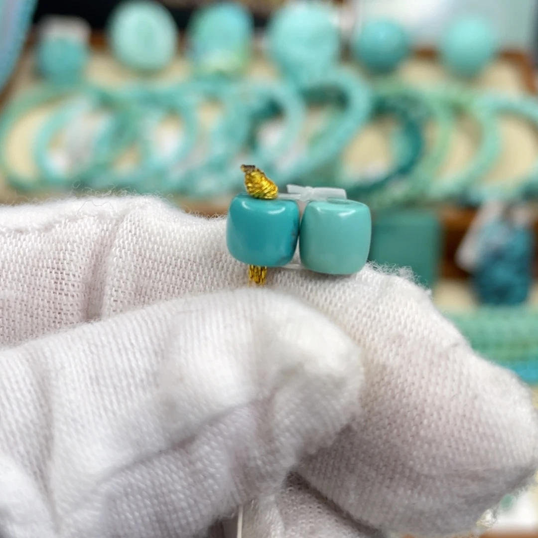 绿松石未镶嵌挂件