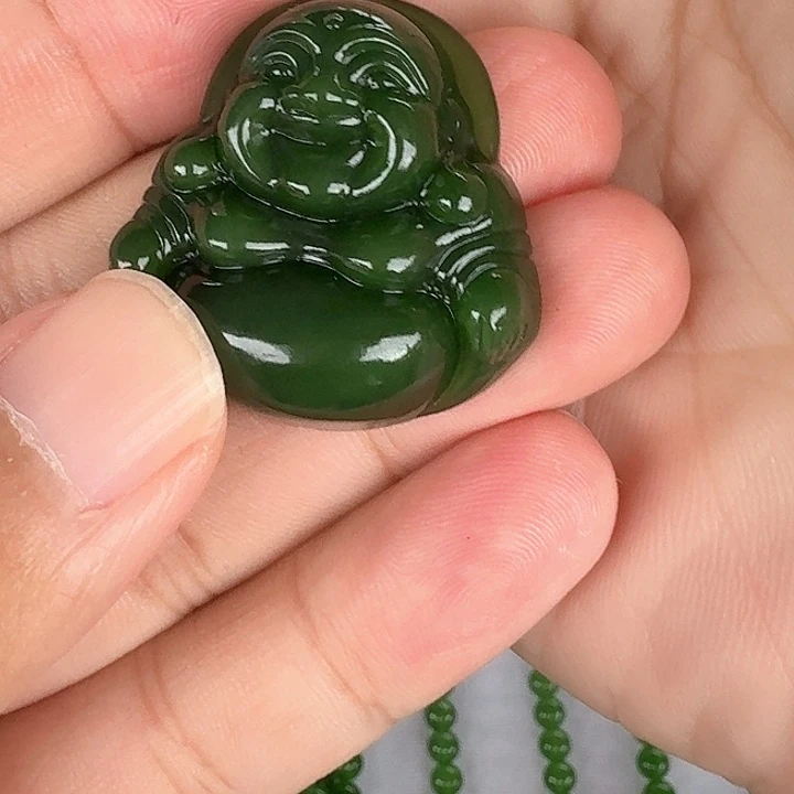 颈饰未镶嵌和田玉（碧玉）