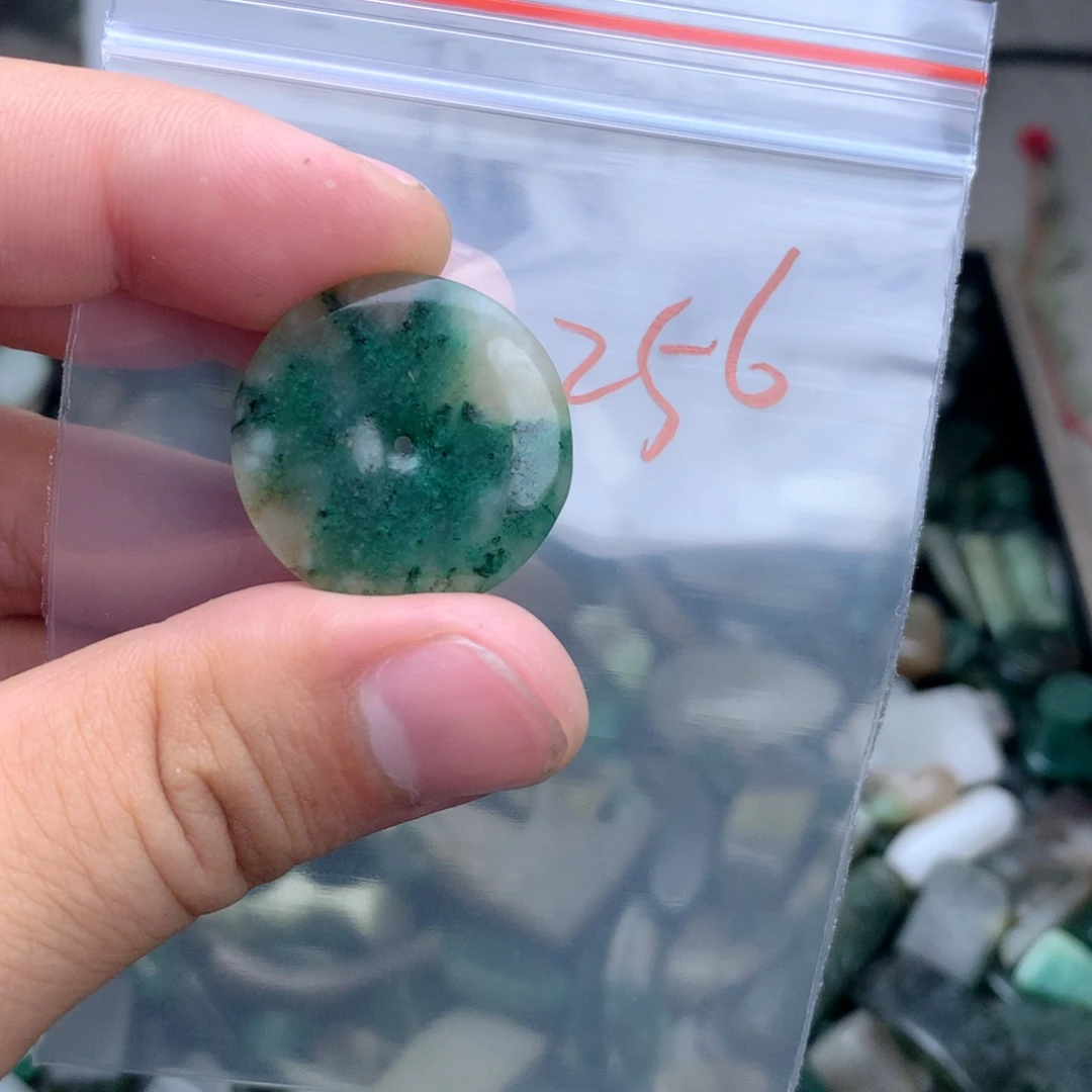 独山玉未镶嵌珠宝半成品