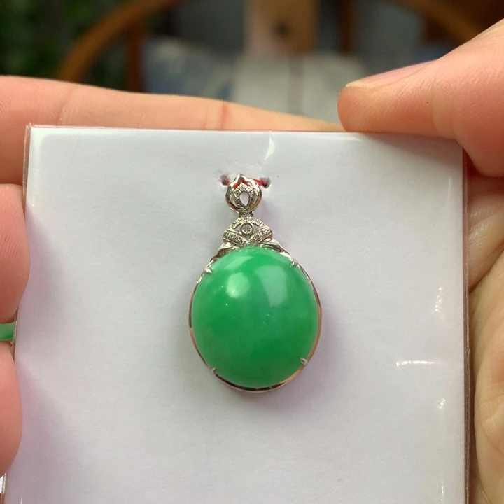 翡翠18K金镶嵌颈饰翡翠吊坠