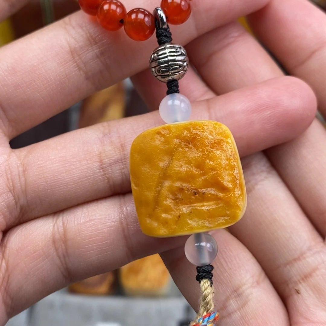 琥珀吊坠(赠链)未镶嵌